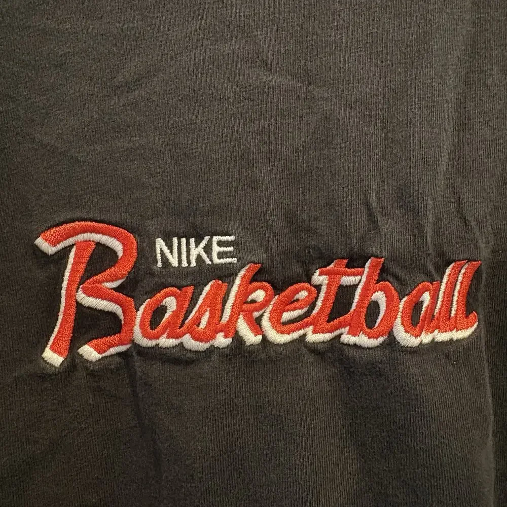 Nike Basketball Shirt Men Small Black Embroidered Hoop Dreams Short Sleeve‎ Tee